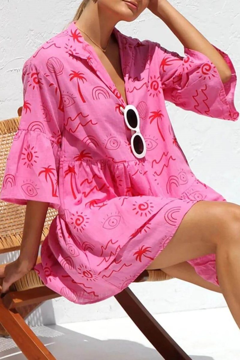 Kurzes, lockeres Hemdkleid im Ethno-Stil