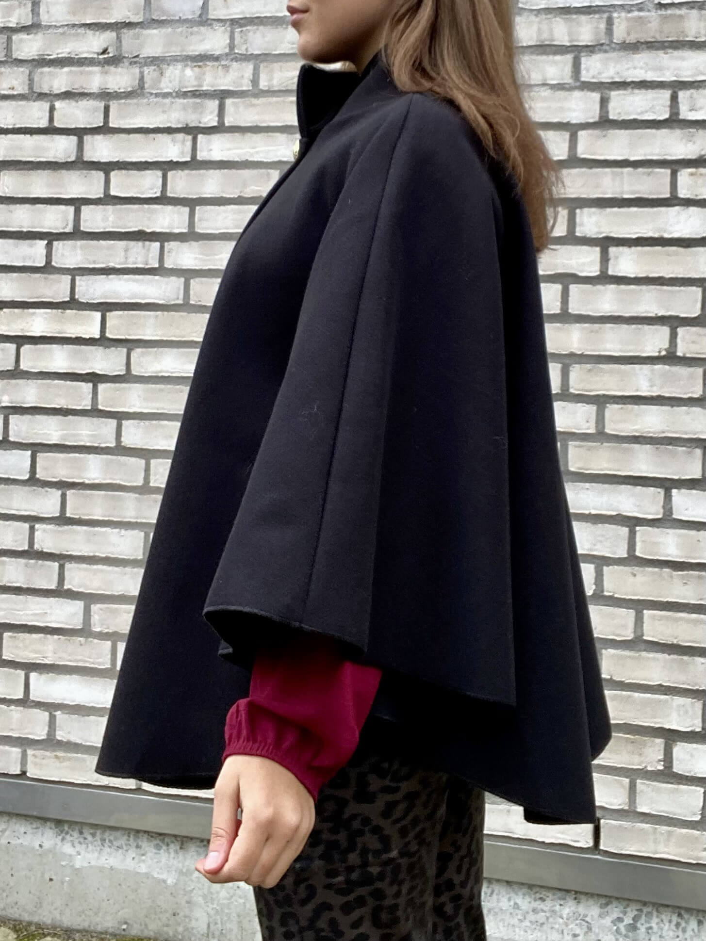 Bequemer Cape-Mantel aus Wolle