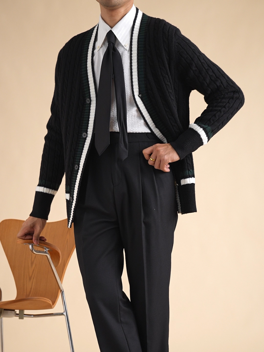 Cardigan en maille torsadée avec poignets contrastés
