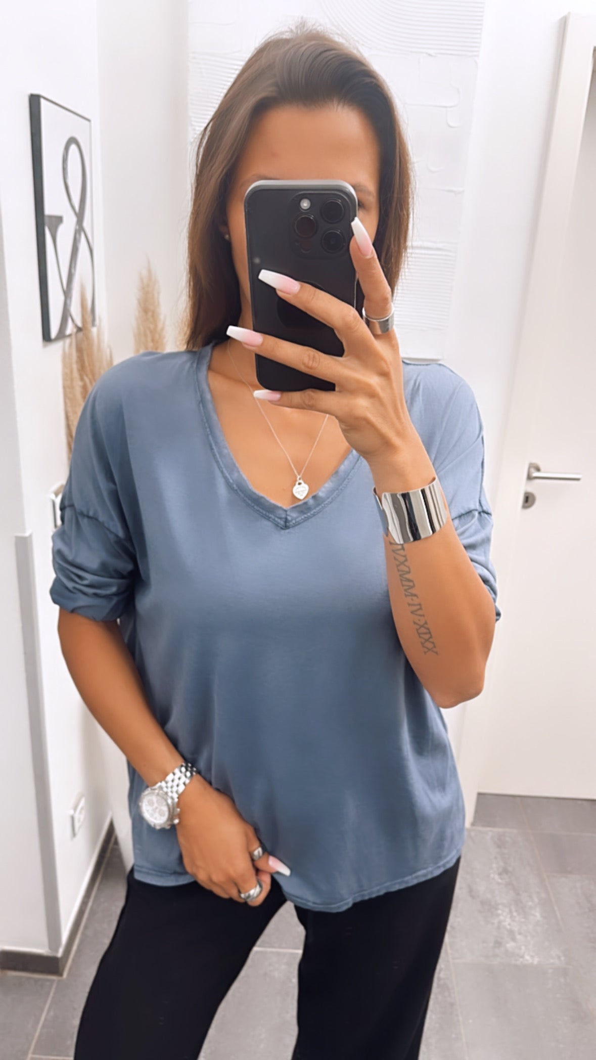 Langarm Oberteil mit V-Ausschnitt, verwaschenen Look / dunkel blau Art. 6881
