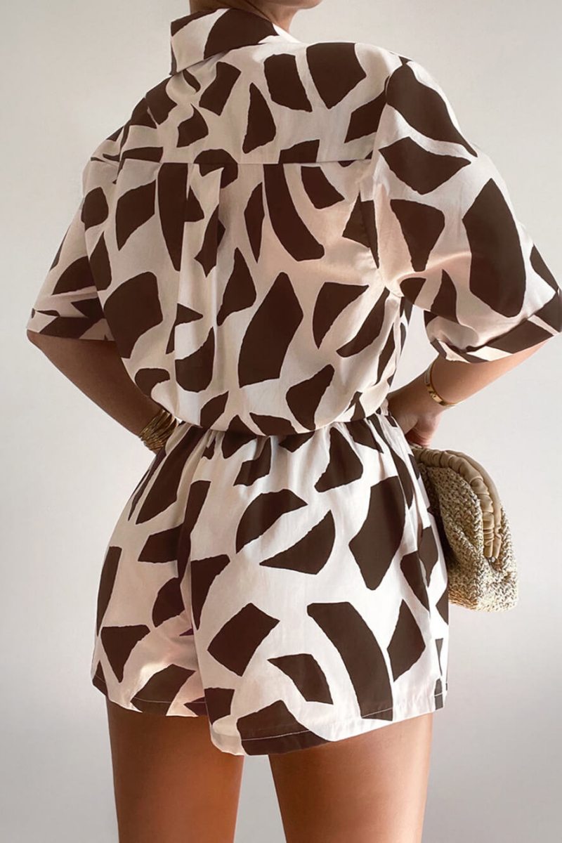 Ensemble unique chemise ample et short à imprimé zèbre