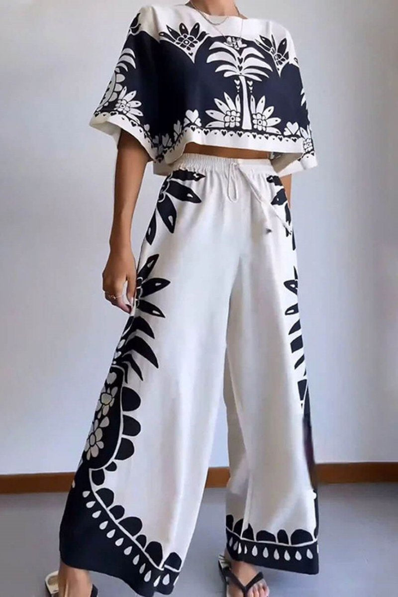 Costume ample à manches courtes avec imprimé ethnique