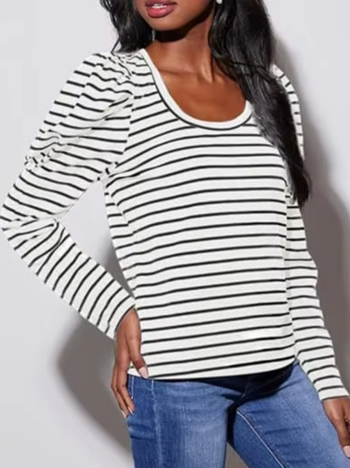 – Pull à manches bouffantes et manches longues