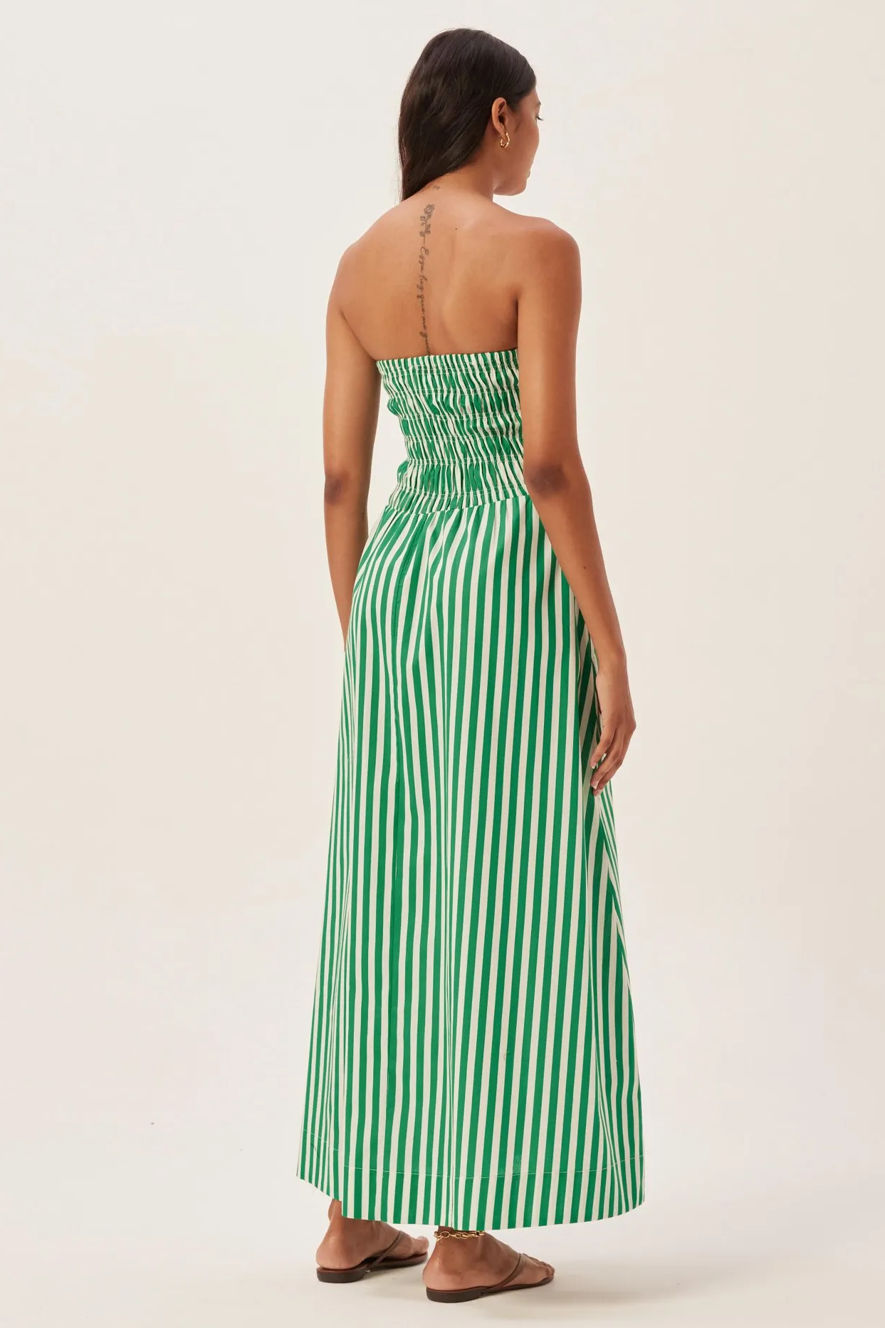 Maud – Gestreiftes, gesmoktes Maxi-Tube-Kleid