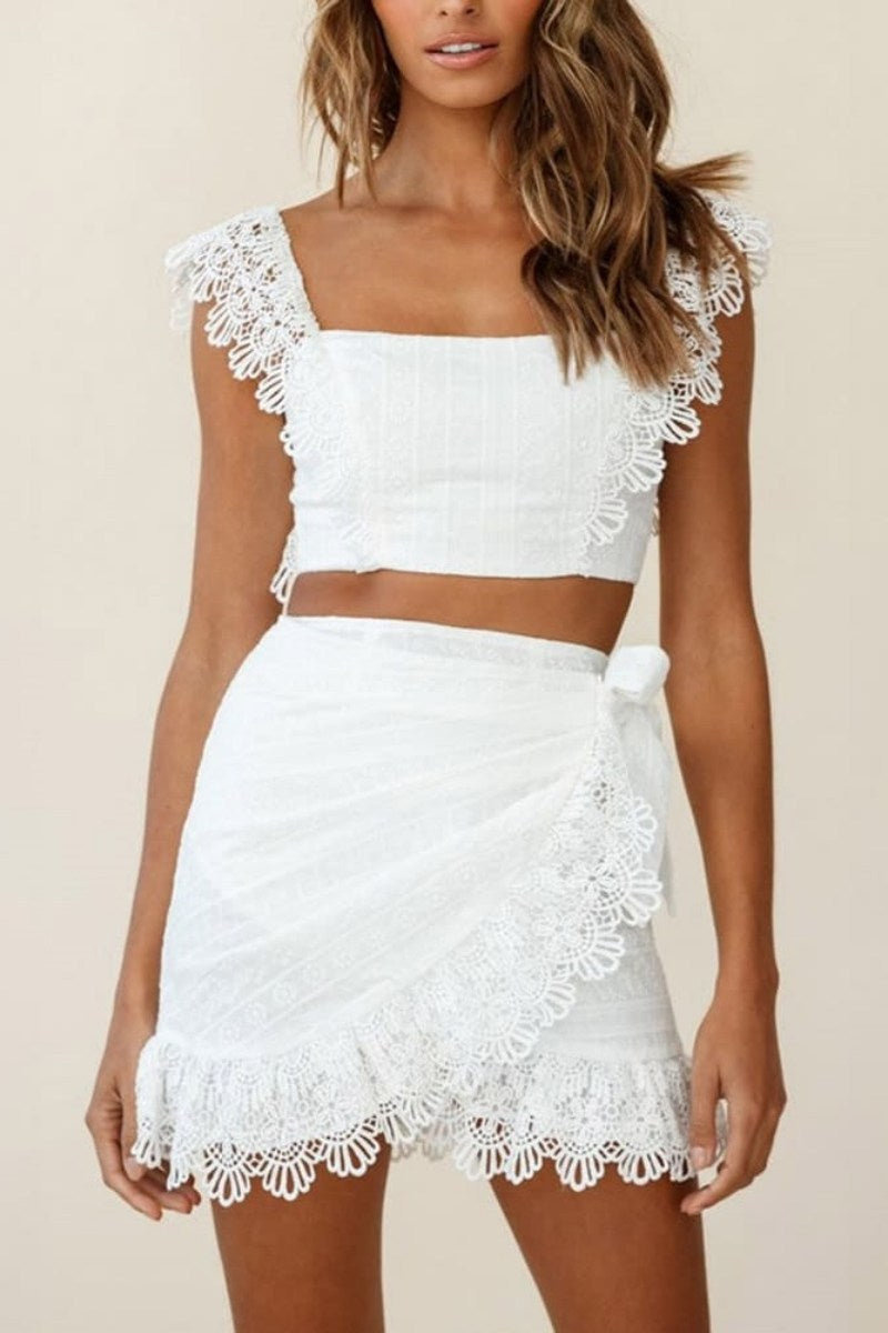 Ensemble haut court et jupe en dentelle blanche par Sonnet
