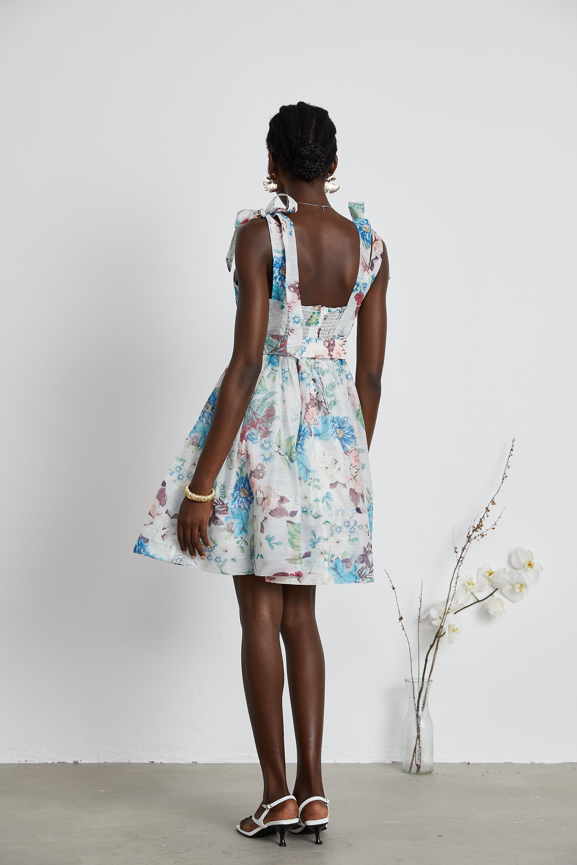 Ophelia – Minikleid mit Blumenprint und Gürtel