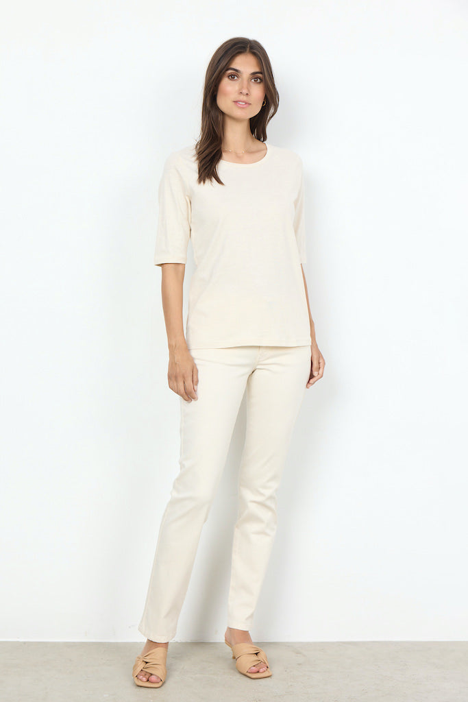 Bellachicha T-Shirt mit längeren Ärmeln in Creme