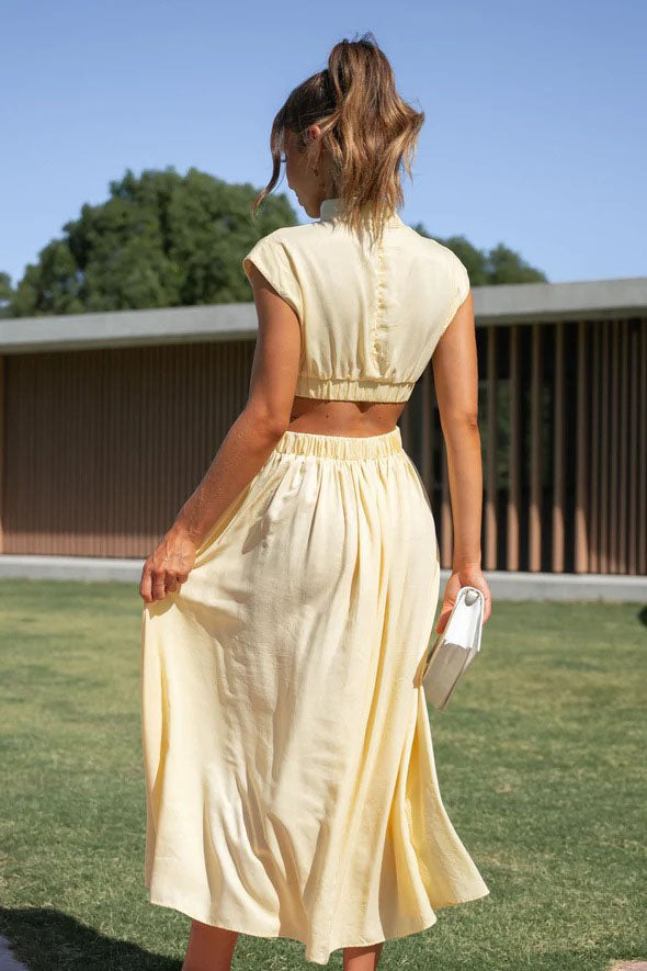 Urlaubs-Midikleid mit ausgeschnittener Taille und Taschen