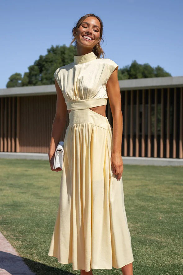 Urlaubs-Midikleid mit ausgeschnittener Taille und Taschen