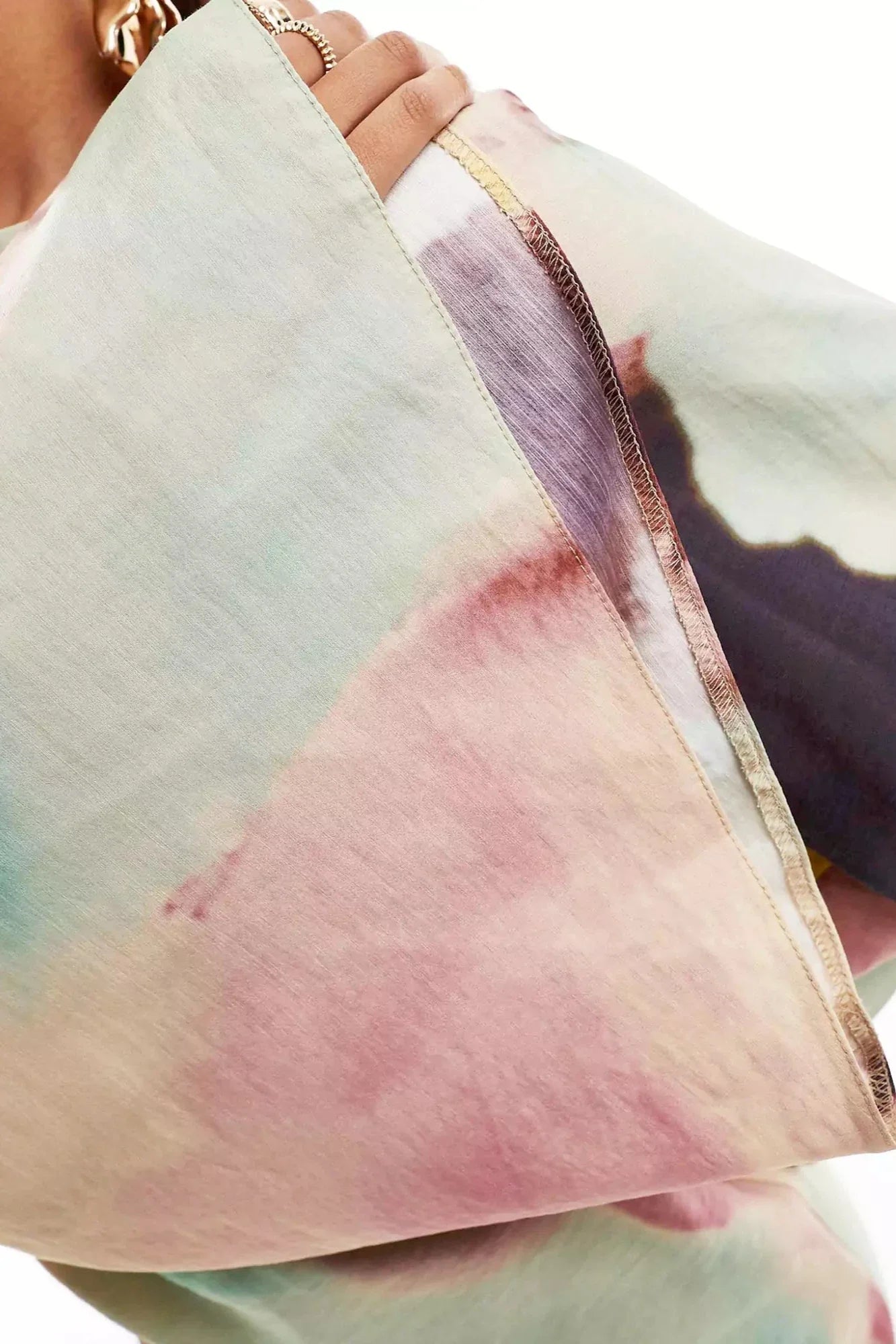 Ultralanges Kleid mit abstraktem Aquarell-Print