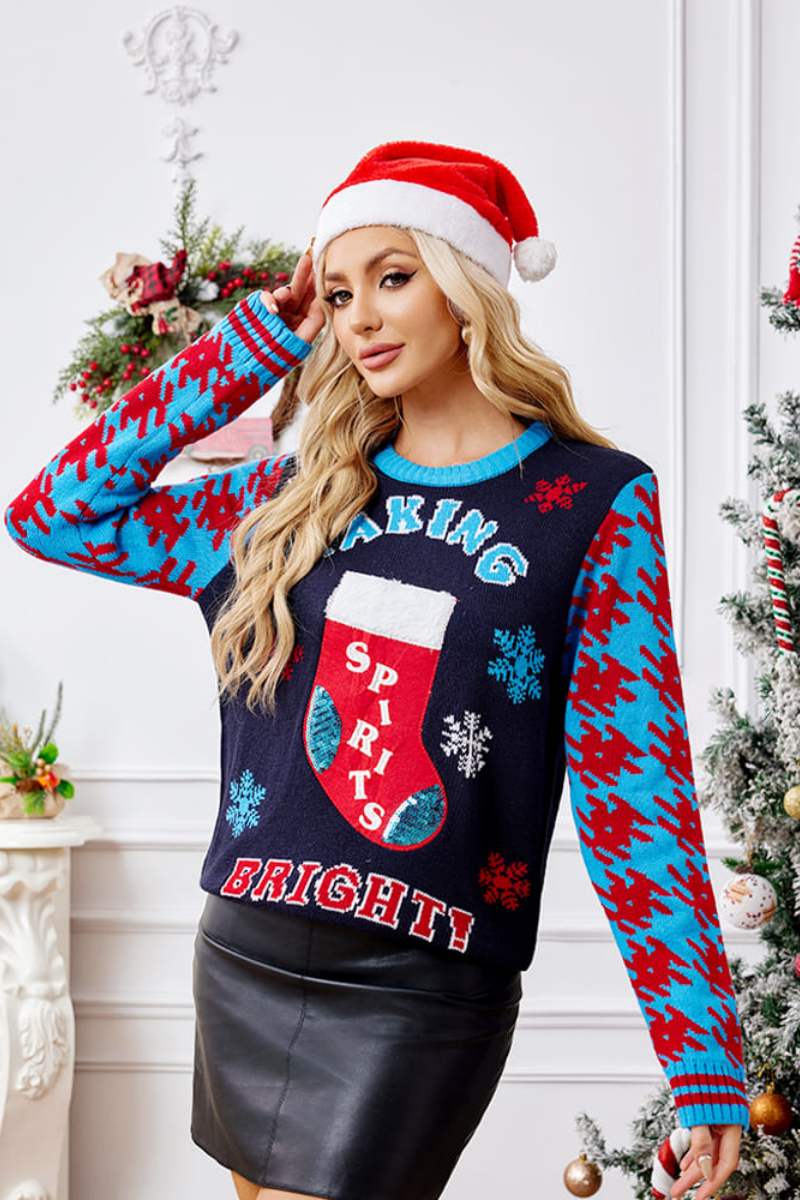 Pull tricoté décontracté avec chaussettes de Noël et broderie 