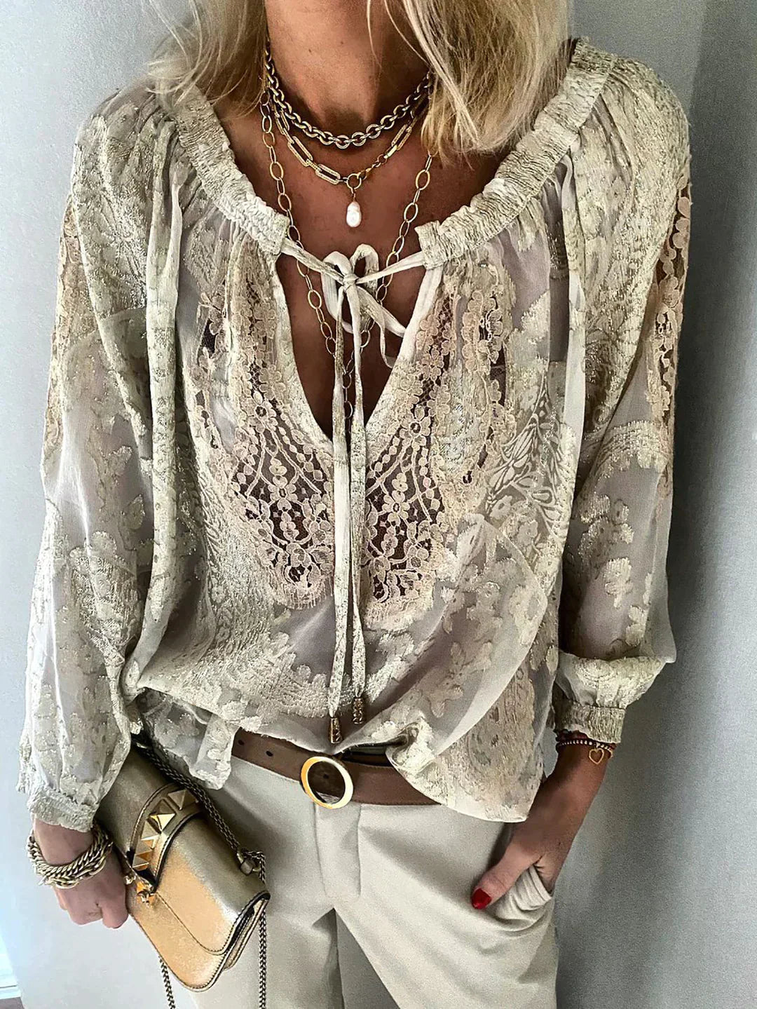 Bellachicha - Exklusive Bluse mit Spitzenverzierungen