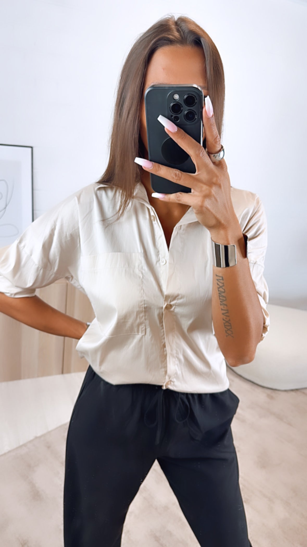 Bluse mit Brusttasche / beige Art. 6998