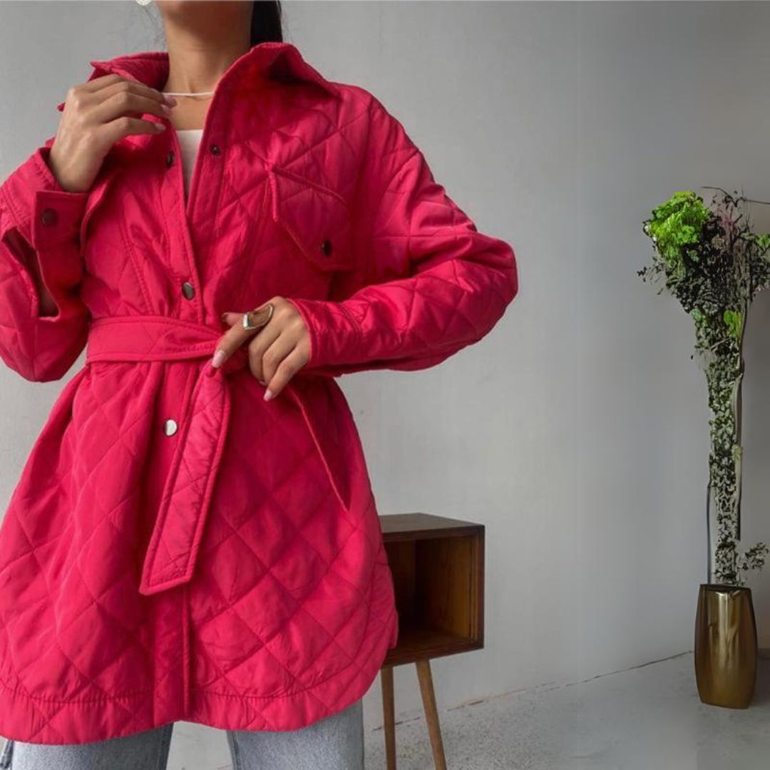Klassische gesteppte Jacke mit Druckknöpfen