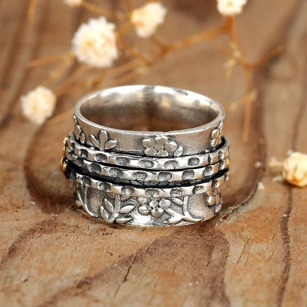 Petite bague fleur abeille 