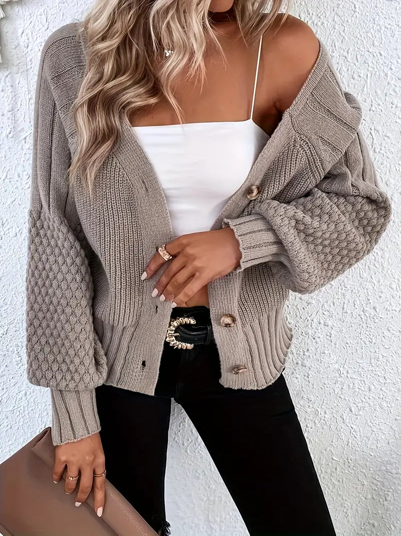 Olivia – Cardigan boutonné à col en V