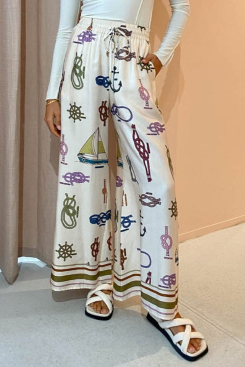 Ensemble pantalon avec motifs nautiques dessinés à la main