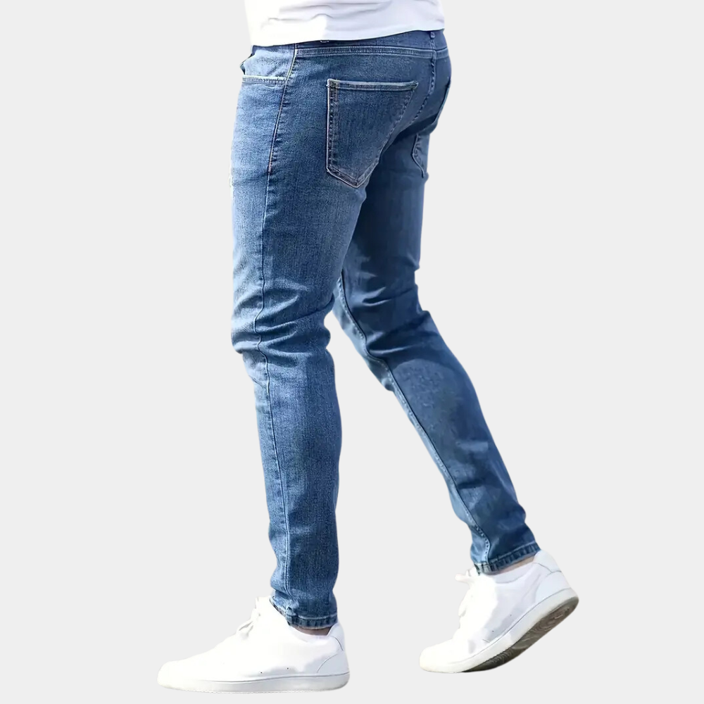 Jean décontracté pour homme avec un design déchiré