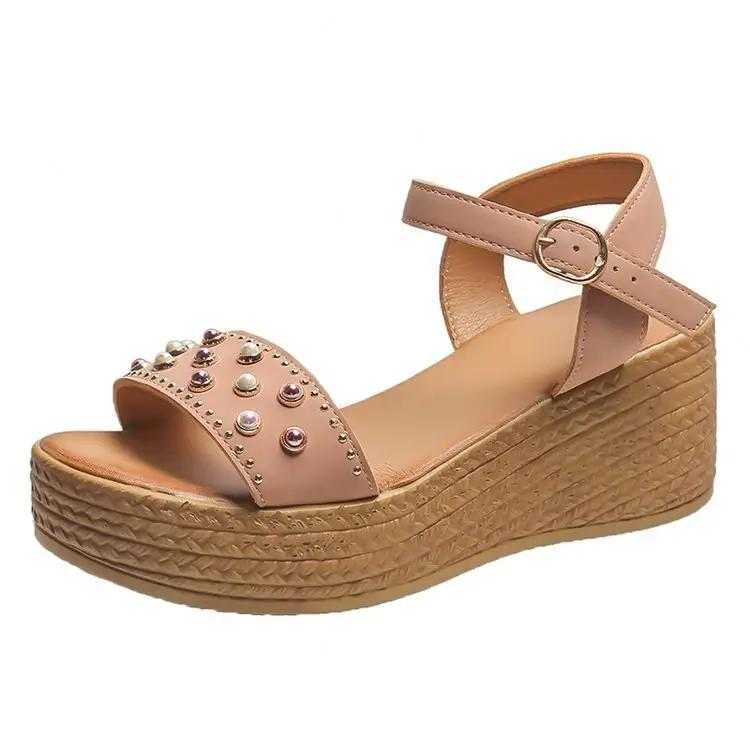 Stuttgart | Sandales chics à boucle et compensées pour femmes