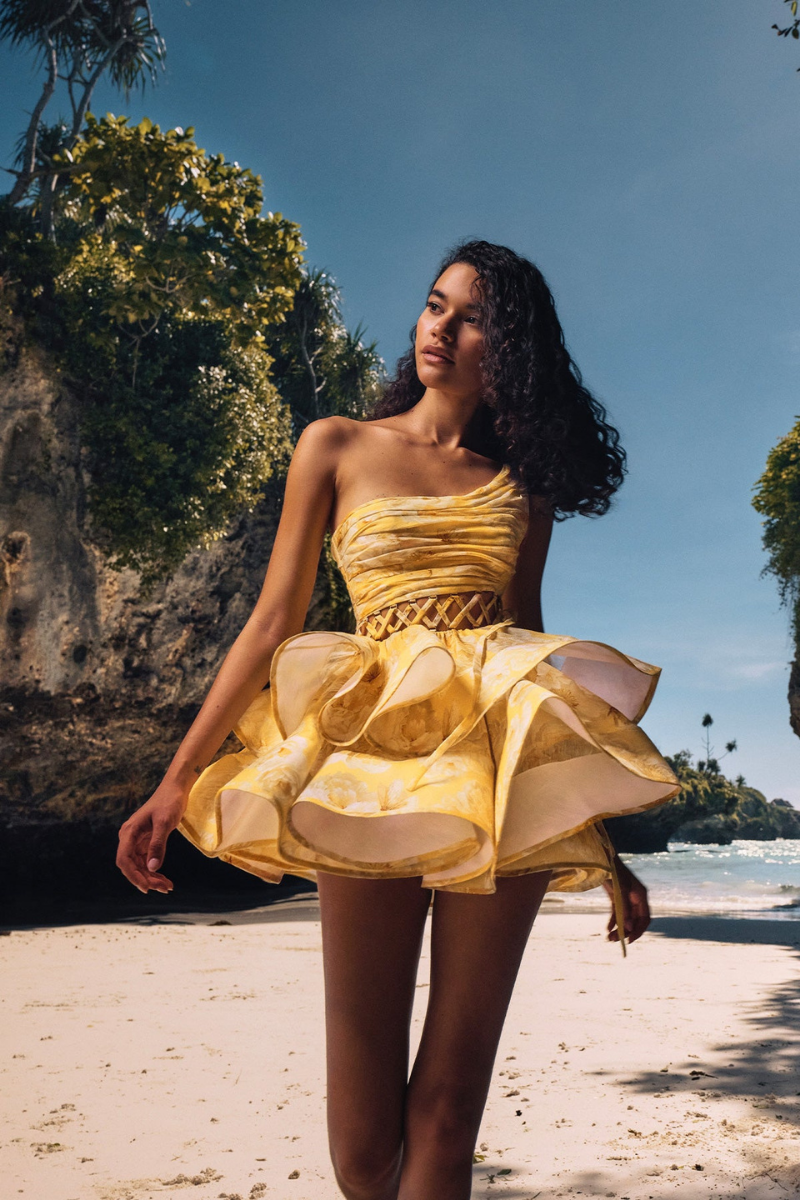 Cora One-Shoulder-Minikleid mit Rüschenausschnitt in Gelb