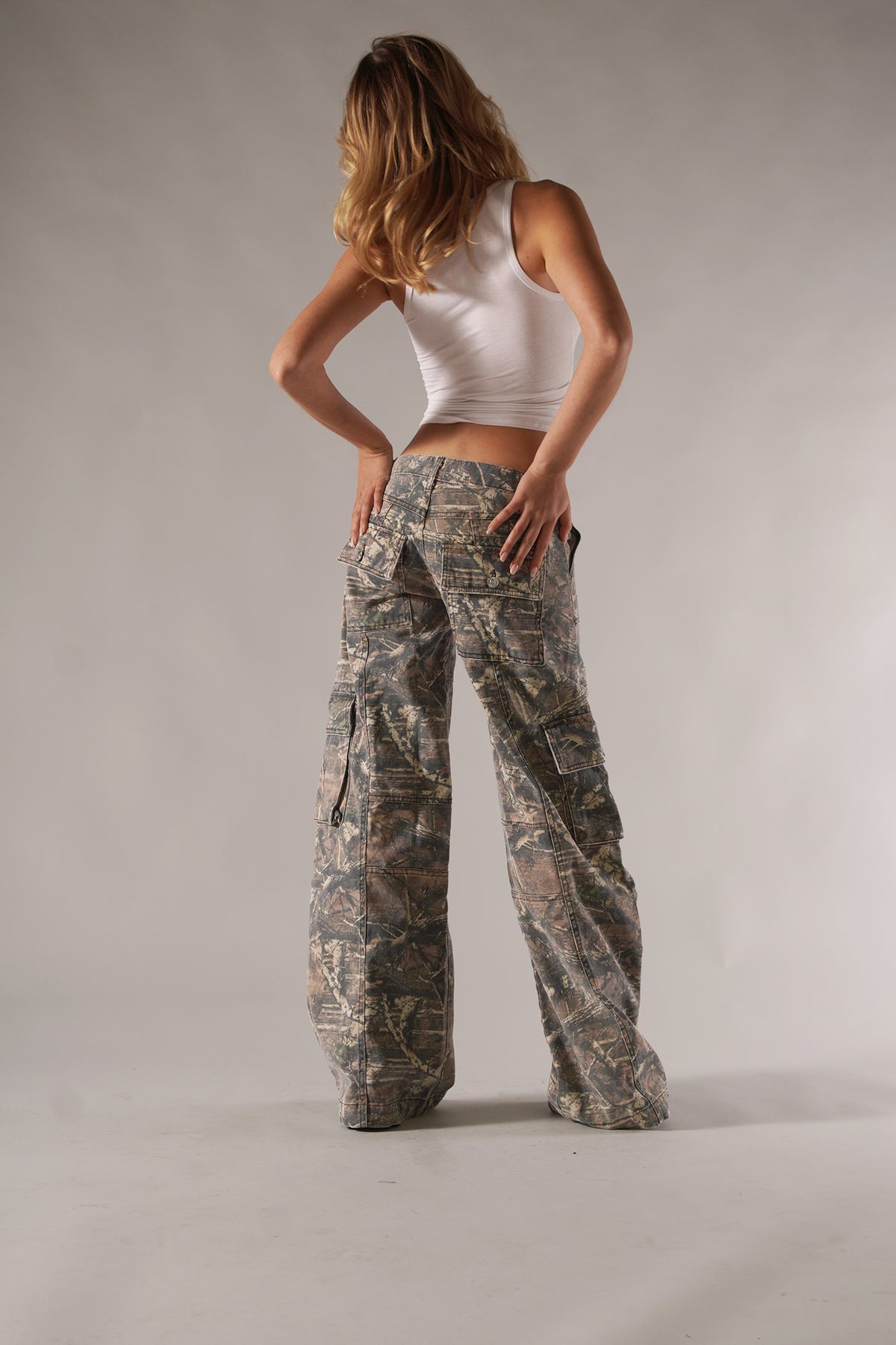Wiola - Pantalon cargo large camouflage 