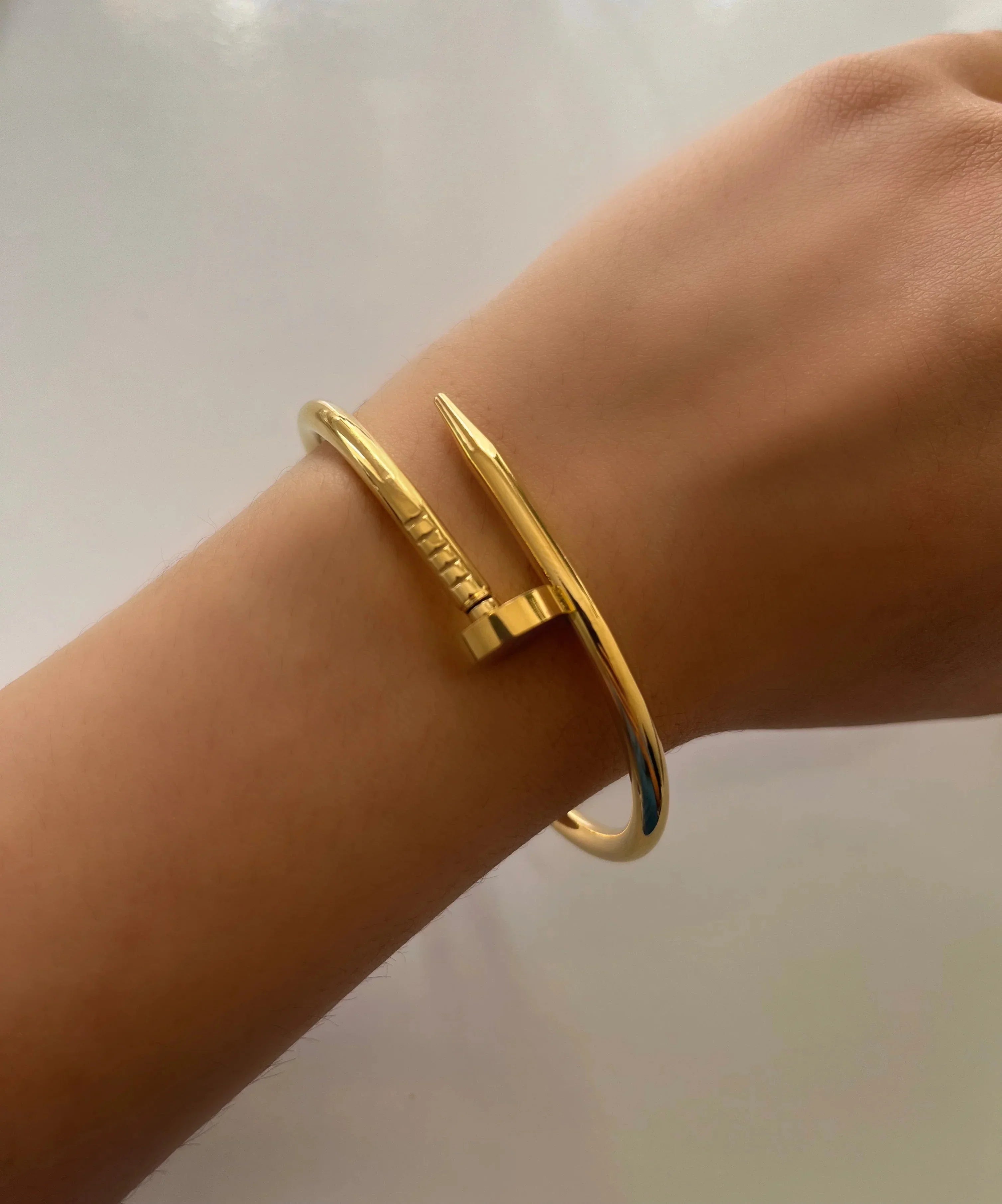 Bellachicha - Bracelet Spike en acier inoxydable avec finition dorée