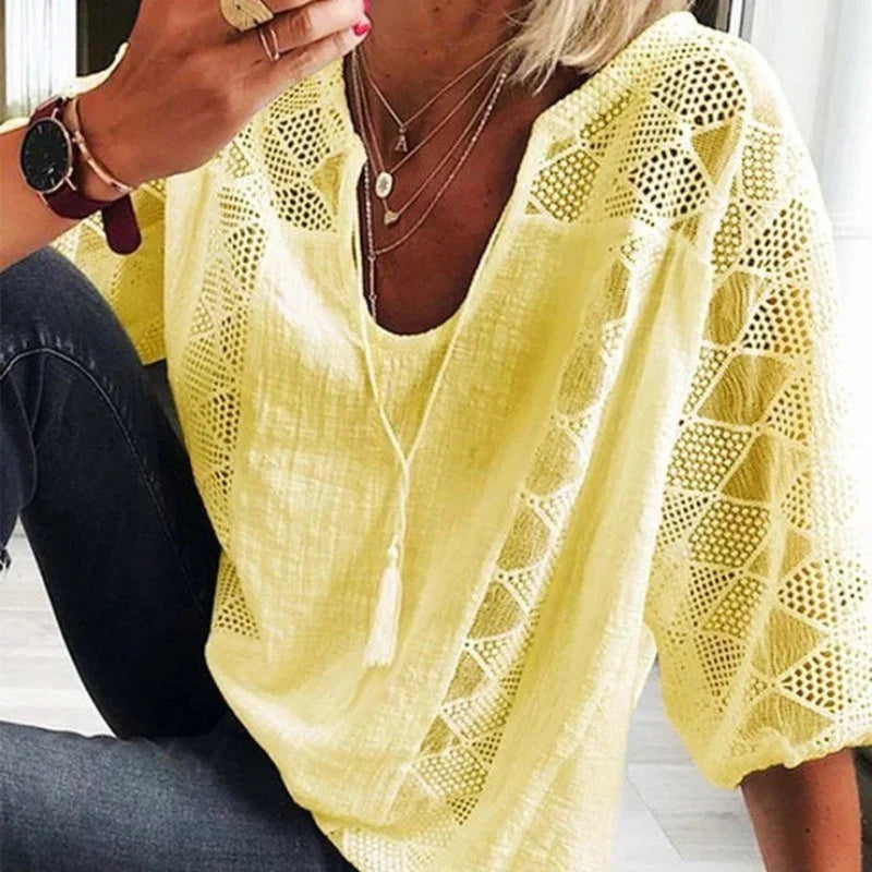 Bellachicha - Modische Spitzenbluse mit V-Ausschnitt