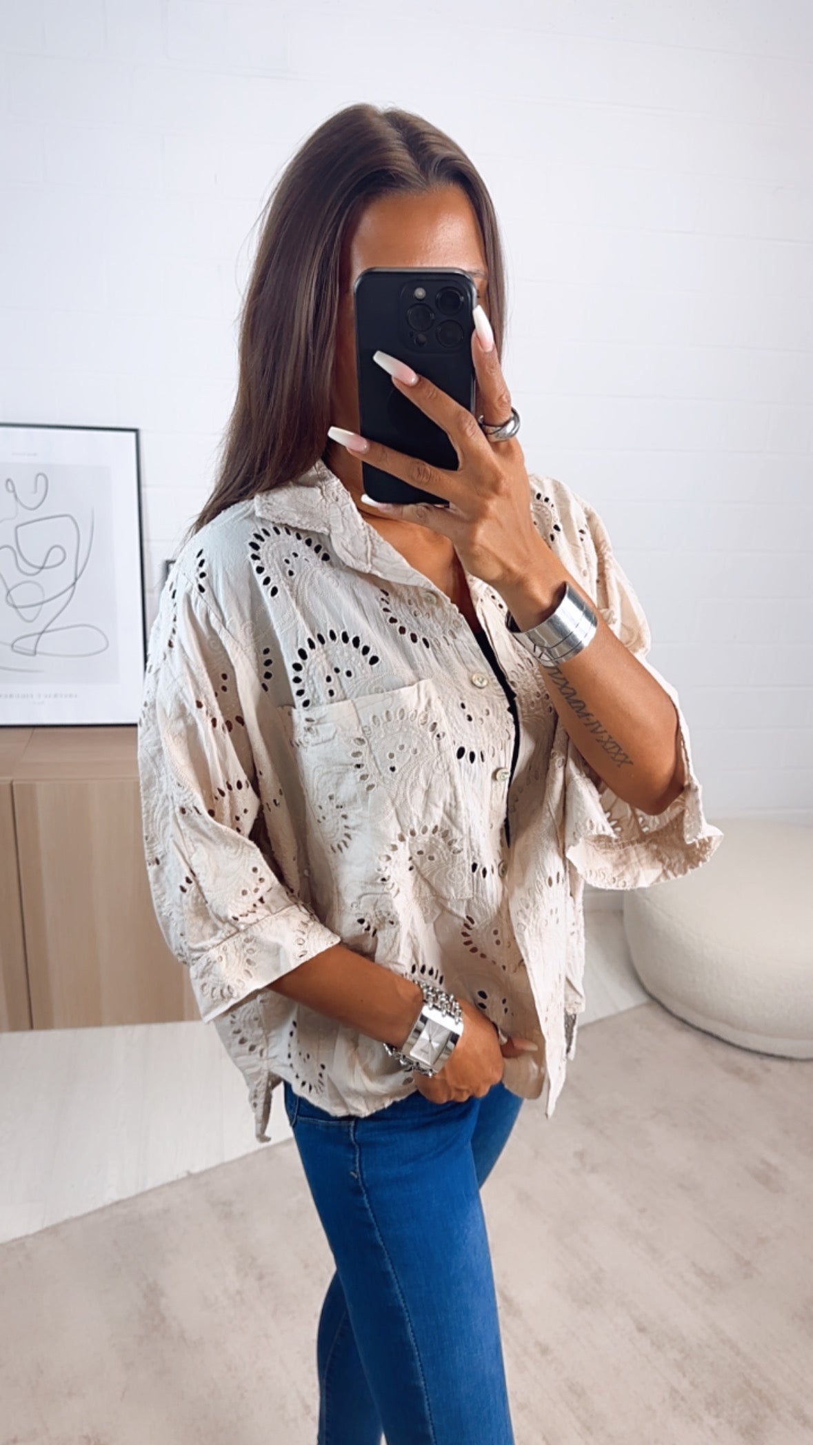 Bluse mit Loch Stickereien / beige Art. 7175