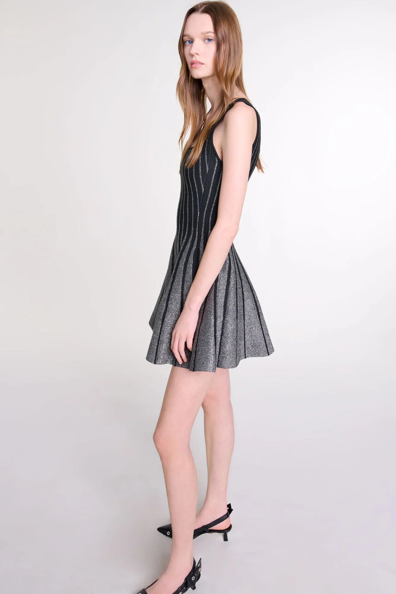 Minikleid aus Gitterstrick