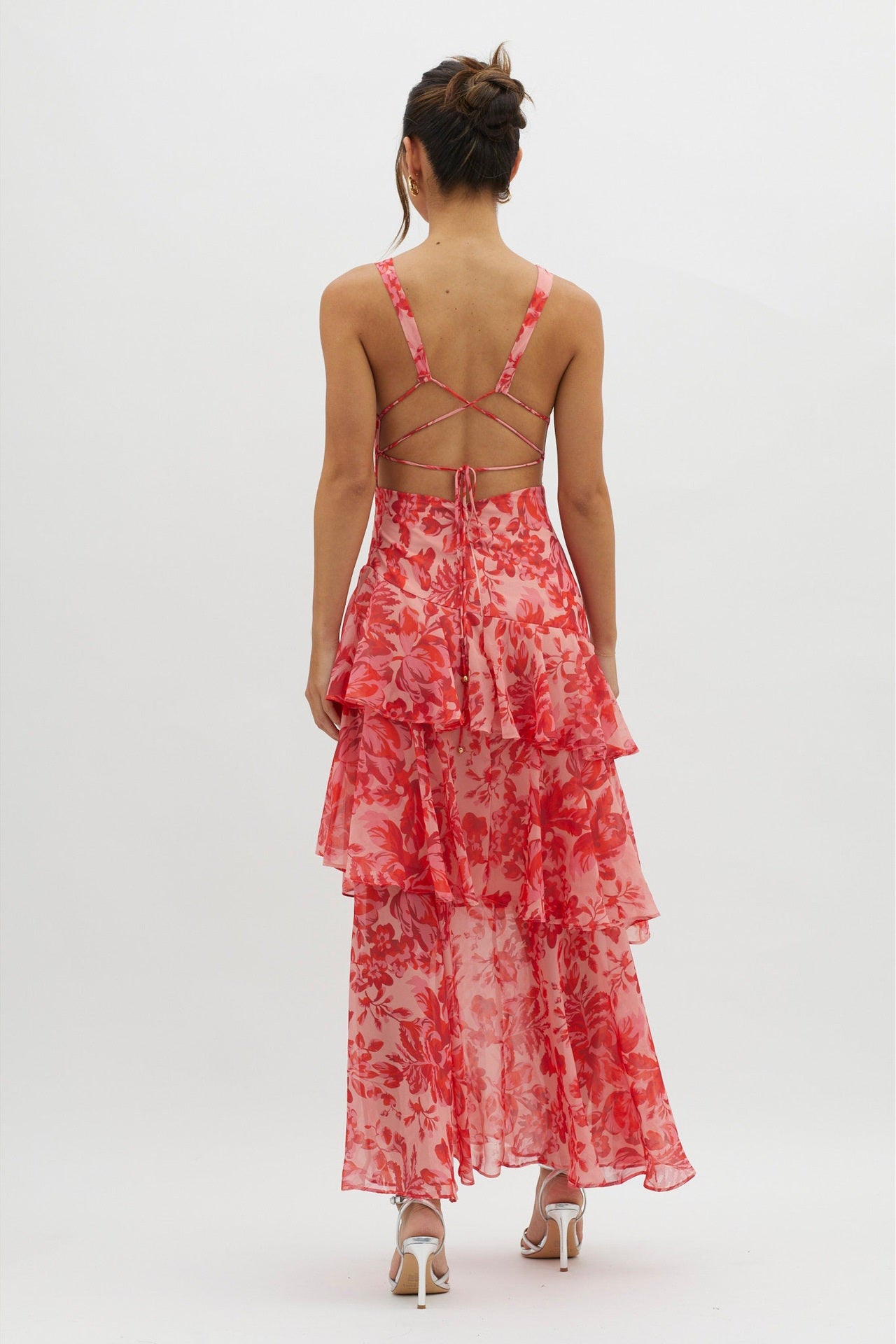 Maxikleid mit Riemchen und Rüschen auf der Rückseite