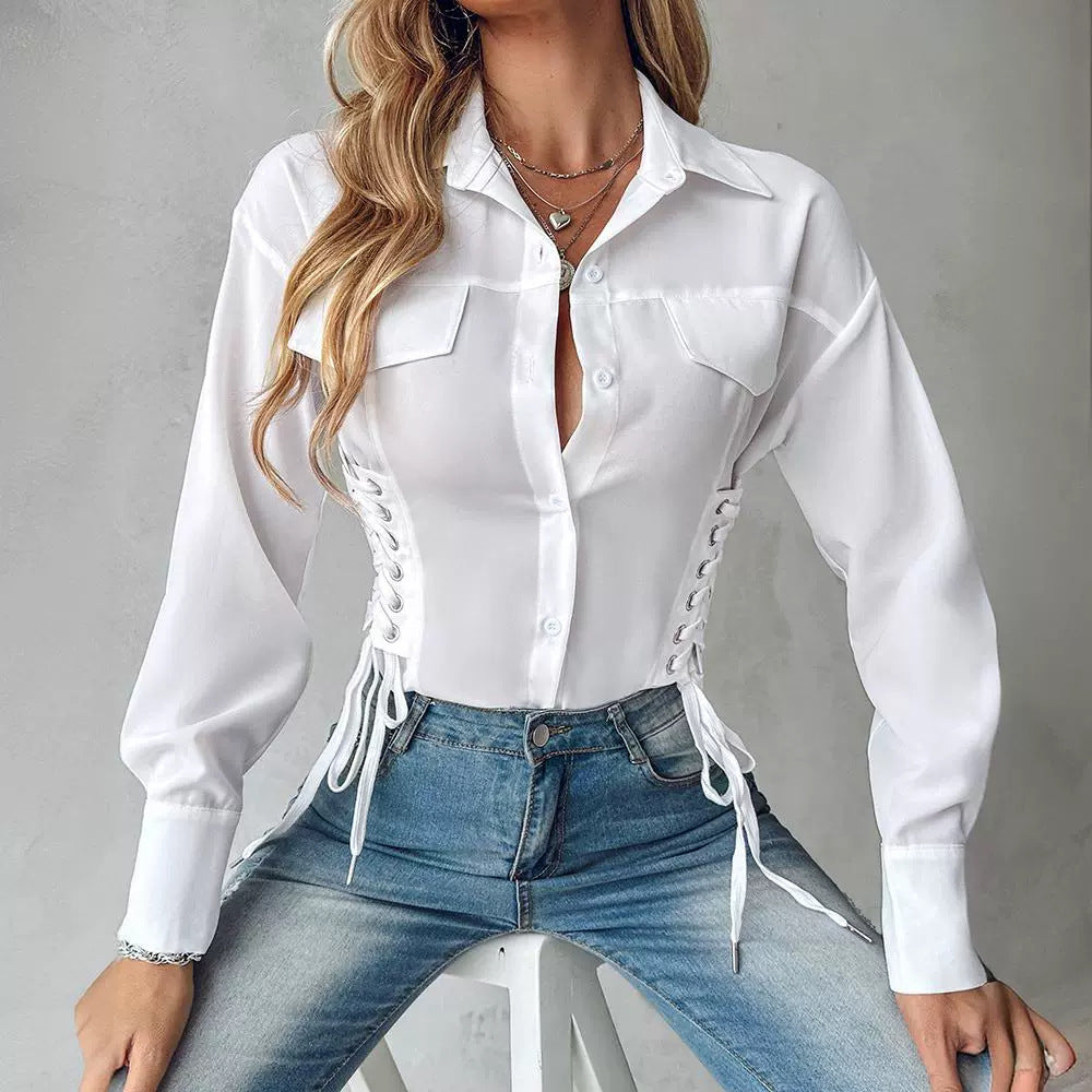 Bellachicha Damen-Top mit seitlichem Gurt-Design in Weiß