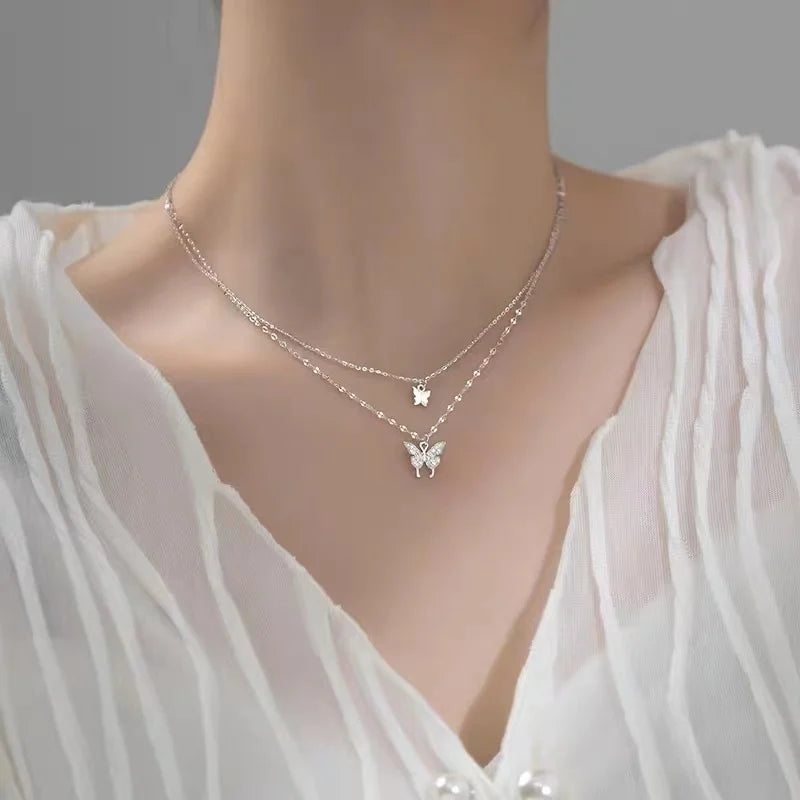 Lina - Collier superposé avec pendentifs papillon