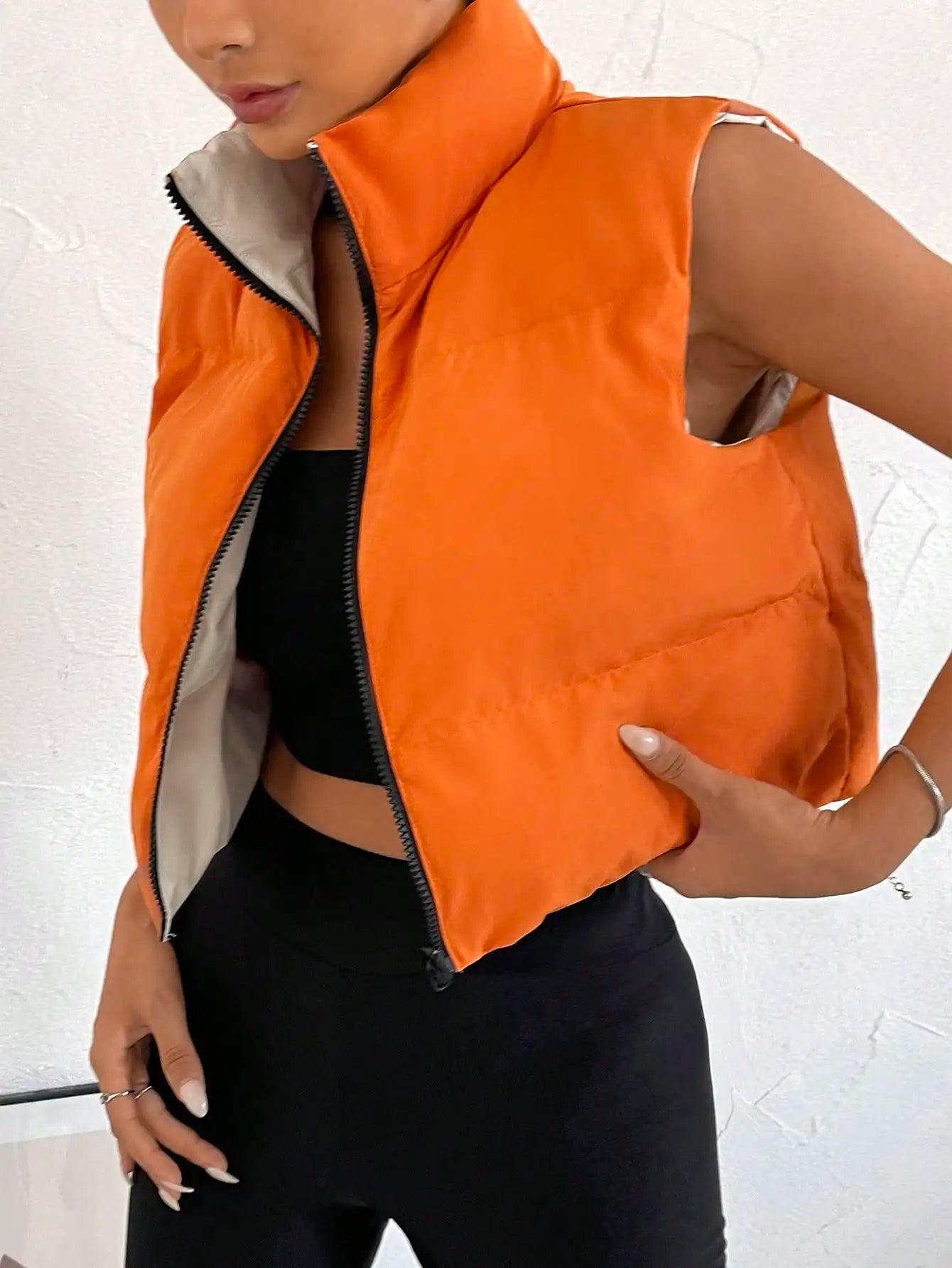 Akali | Gilet sans manches pour femme avec col montant et fermeture éclair 