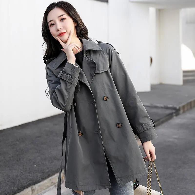 Kombinationswunder: Klassischer Damen Windbreaker