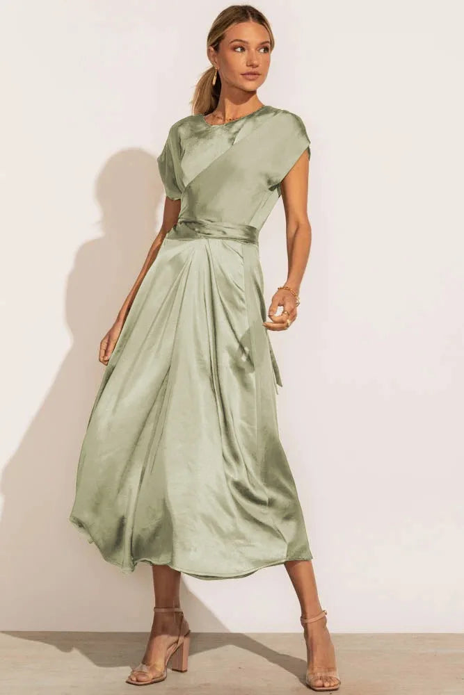 Daniela - Robe midi en satin avec nœud 