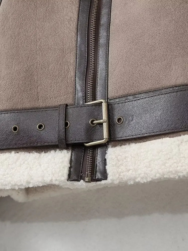 Zoé | Veste chaude en peau lainée pour femme avec ceinture 