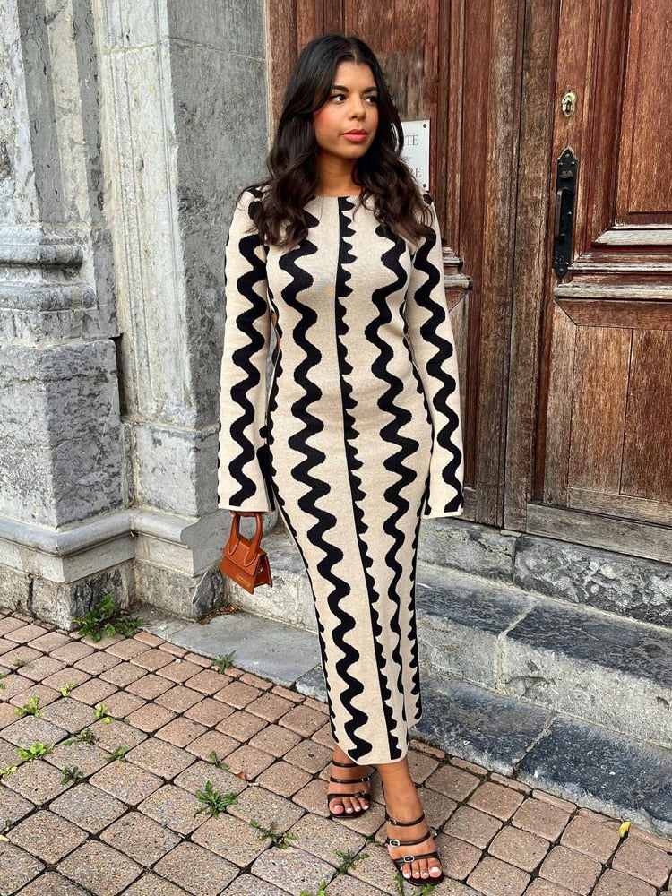 Lashawn - Gestricktes Maxikleid mit langen Ärmeln