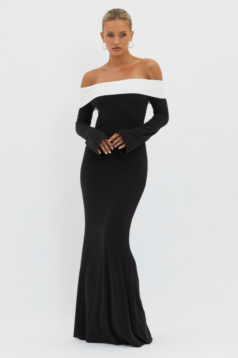 Aeris schulterfreies Maxi-Strickkleid