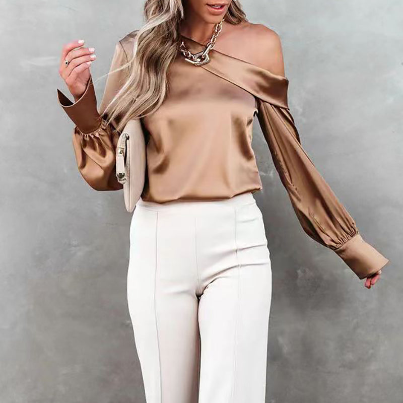 Bellachicha - Beige Satinbluse mit einer Schulter