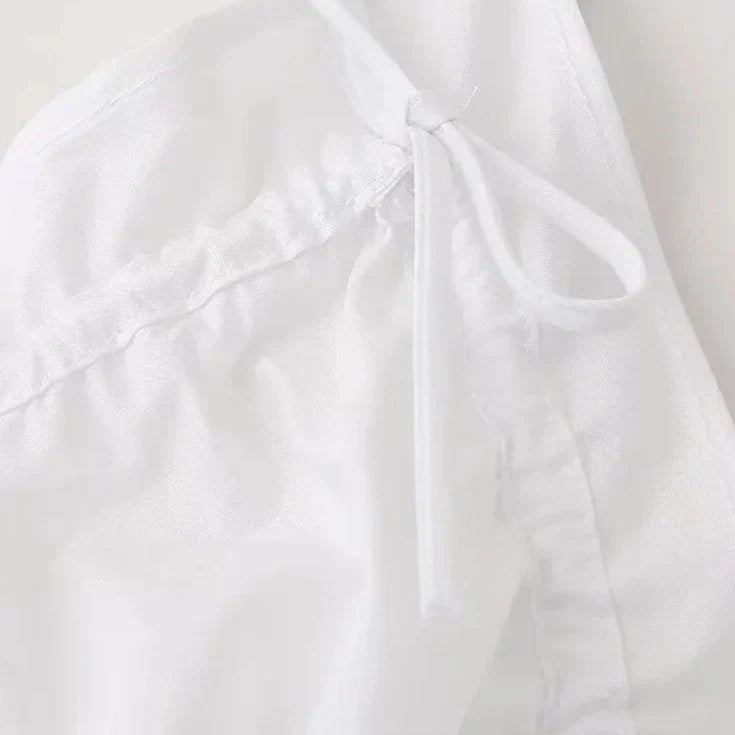 Rückenfreies Crop Top mit Schleife und Schnürung