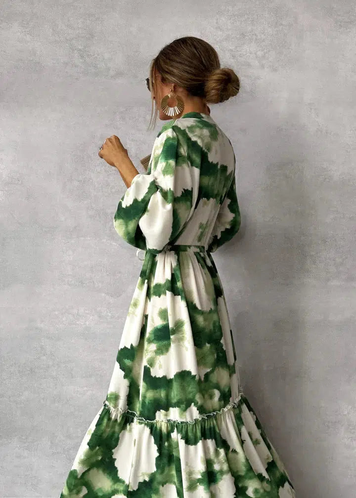 Lorie - Grünes langärmeliges Maxikleid mit V-Ausschnitt