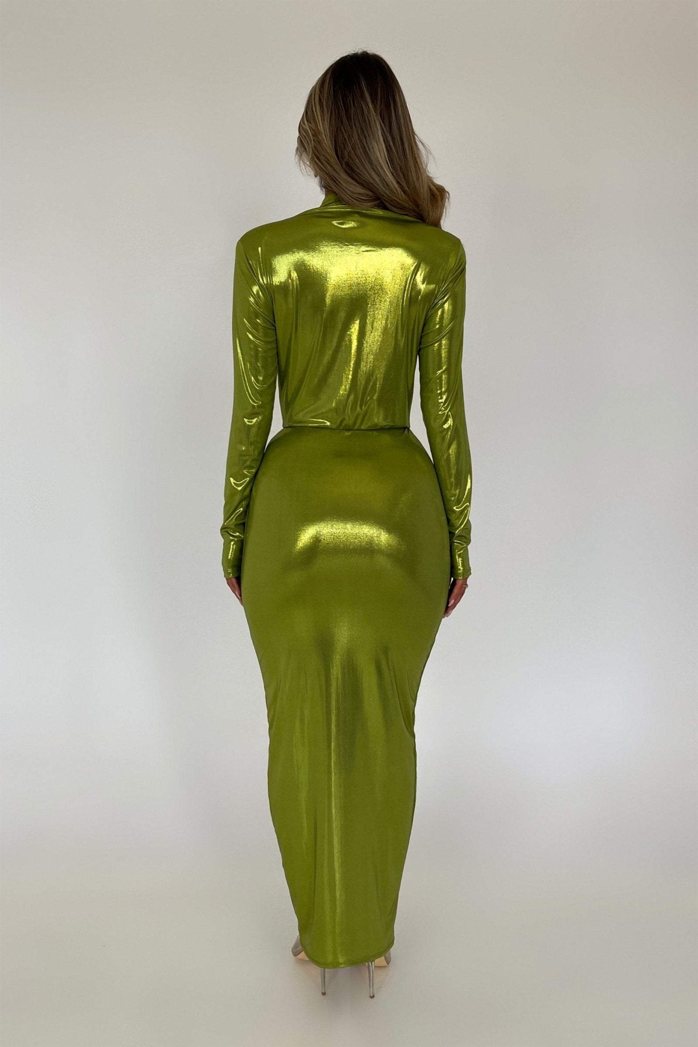 Ailiyah – Metallic-Midikleid mit V-Ausschnitt und Schlitz