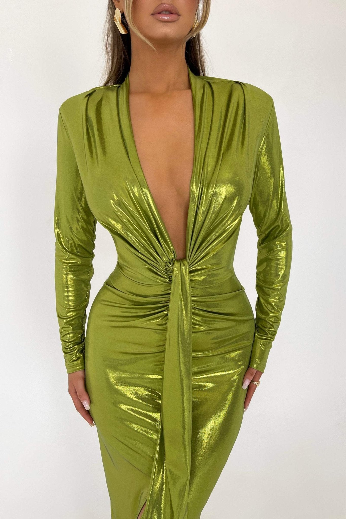 Ailiyah – Metallic-Midikleid mit V-Ausschnitt und Schlitz