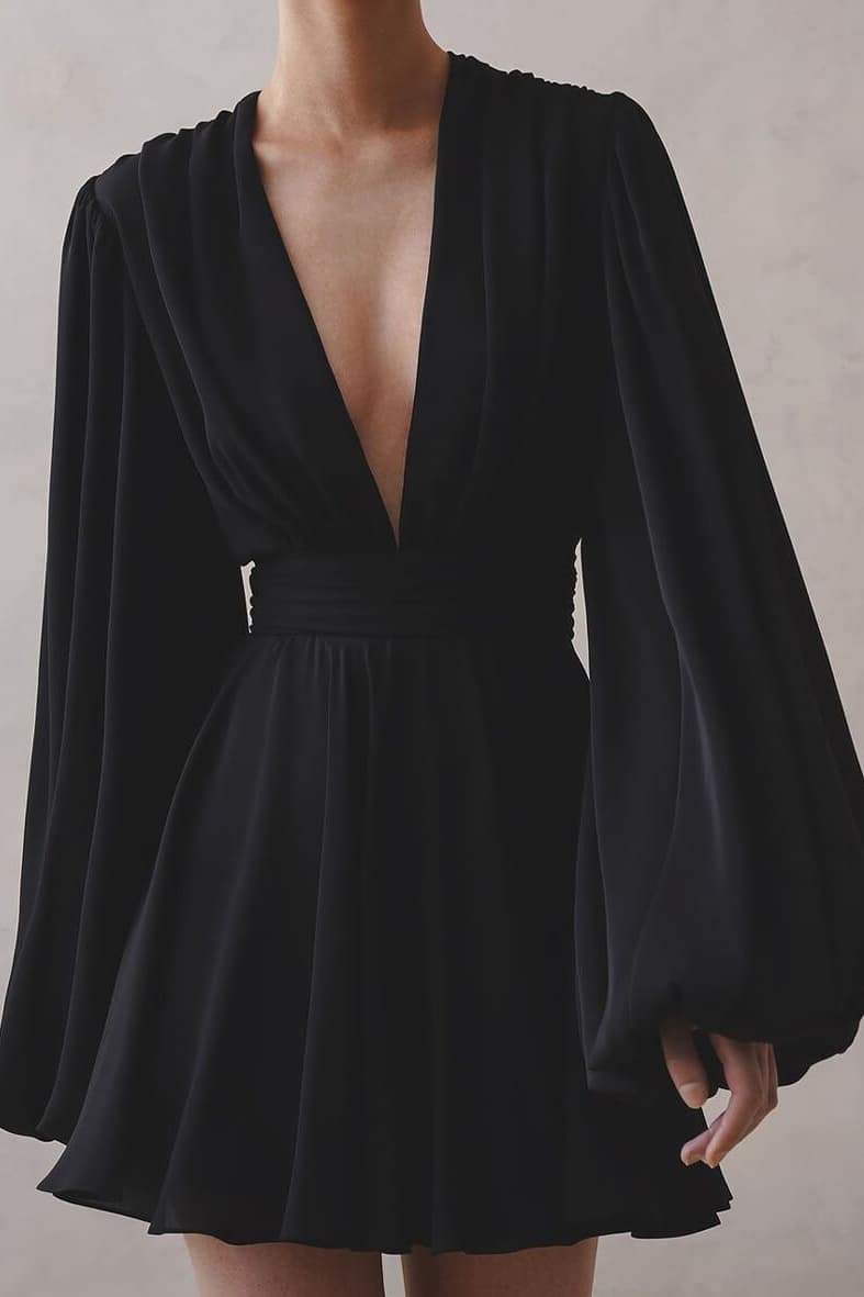 Amelia Minikleid mit tiefem V-Ausschnitt