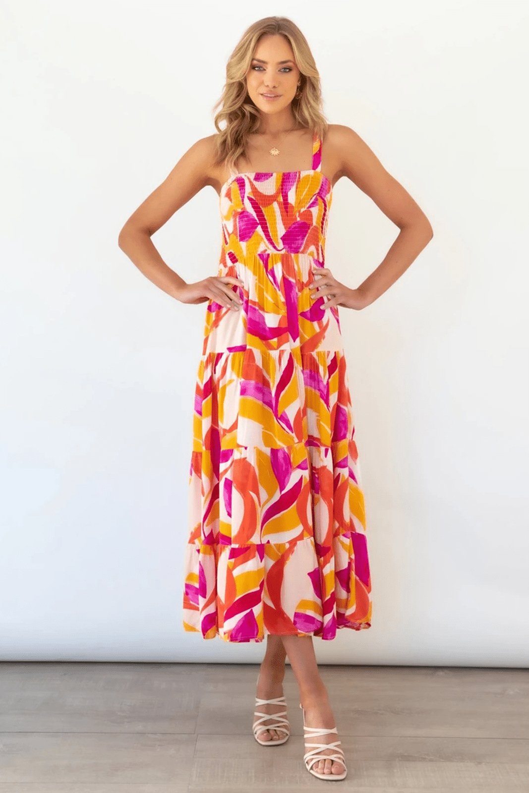 Robe d'été longue à volants imprimée Andrea avec corsage froncé