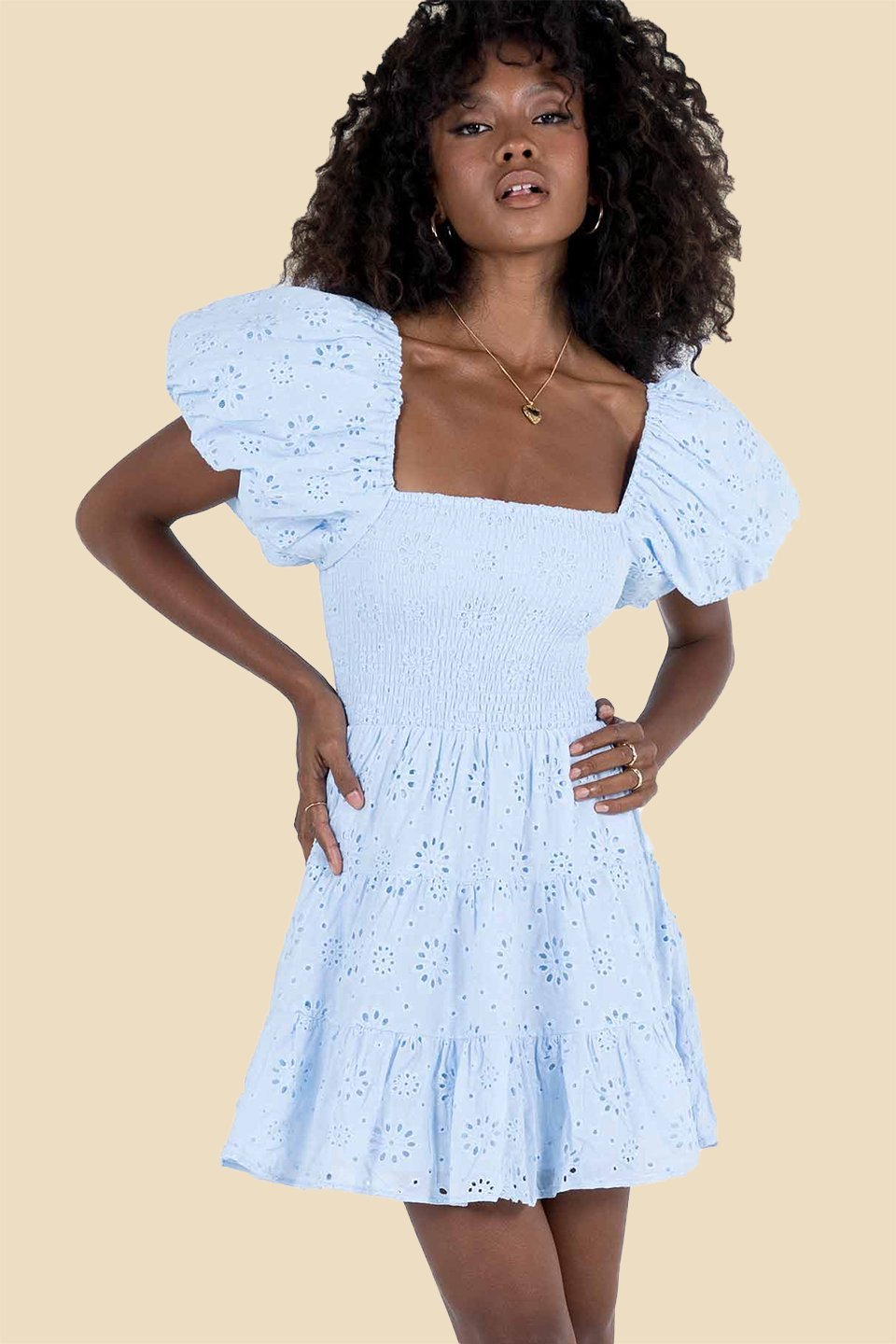 Carol Minikleid aus Baumwolle mit geraffter Spitze und Stickereien
