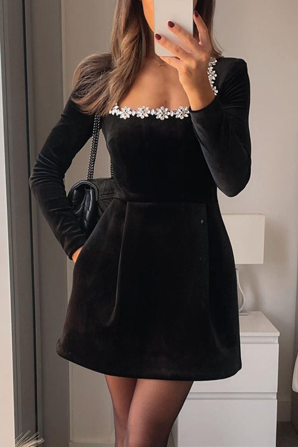 Larissa™ - Samt-Minikleid mit langen Ärmeln