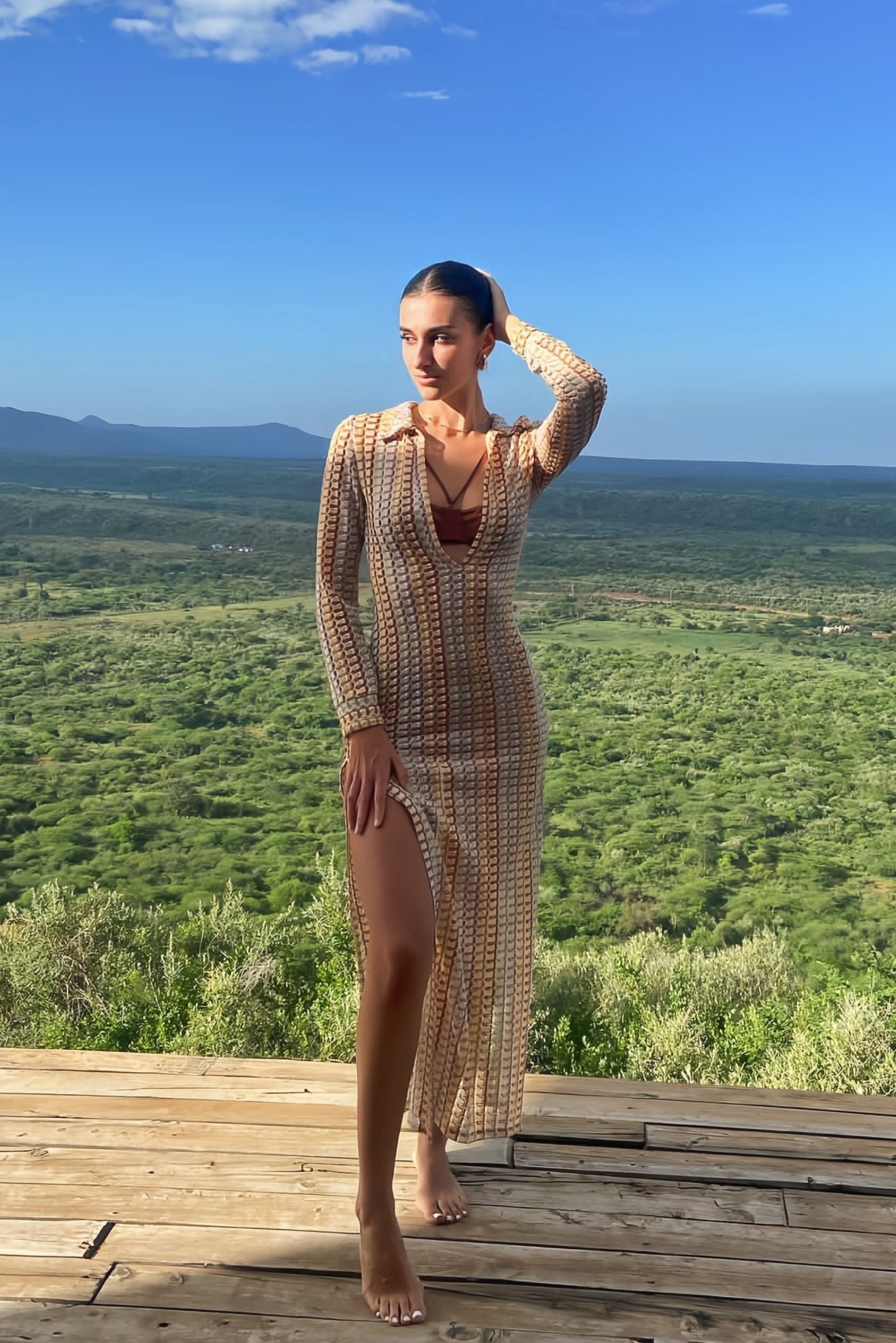 Dawn – Gehäkeltes Maxikleid mit V-Ausschnitt und Kragen