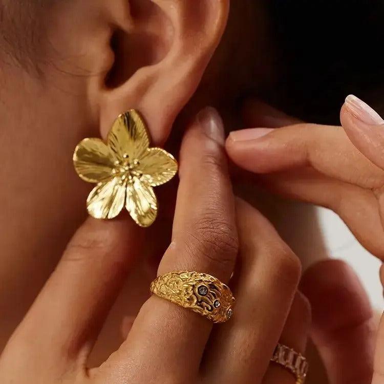 Micara - Posies de pétales - Boucles d'oreilles