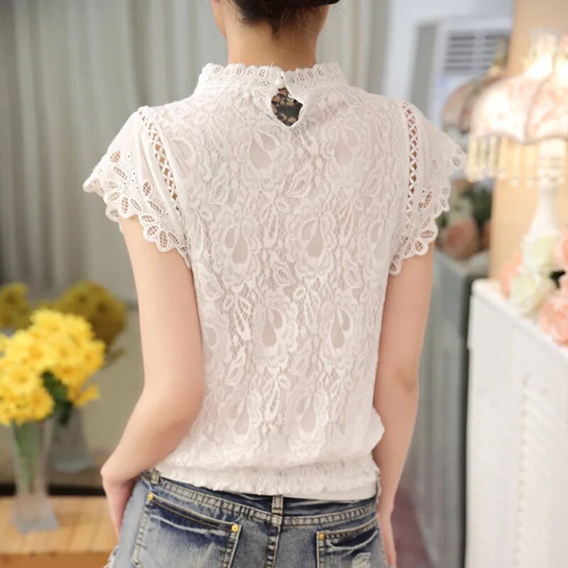 Bellachicha - Bluse mit floraler Spitze